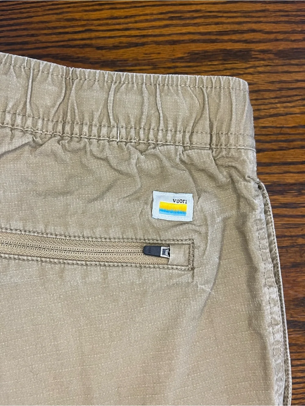 Vuori Ripstop Climber Pants Men Sz M Beige Drawstring Stretch Modern Athleisure